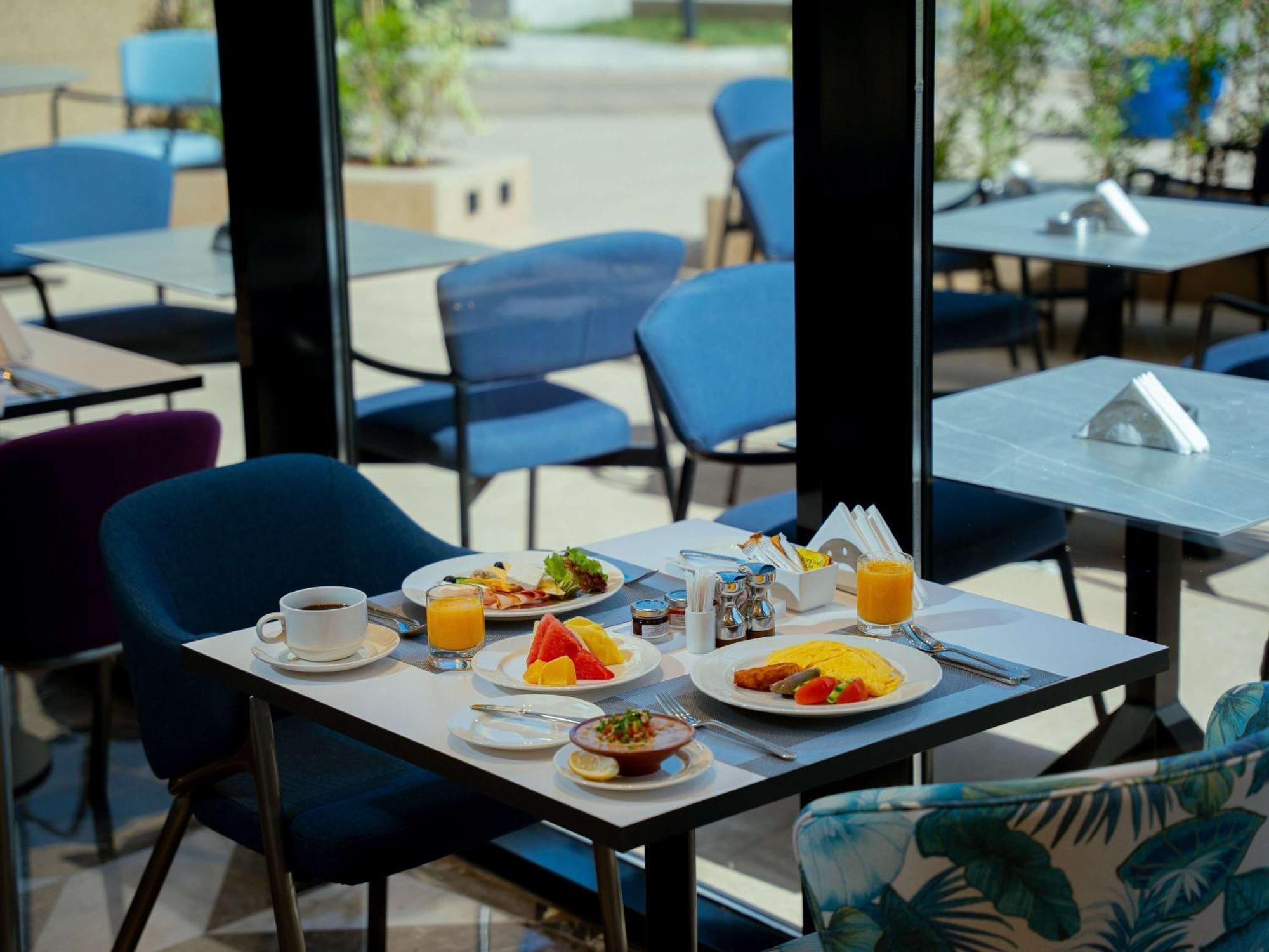 Mercure Riyadh Al Anoud Exterior photo