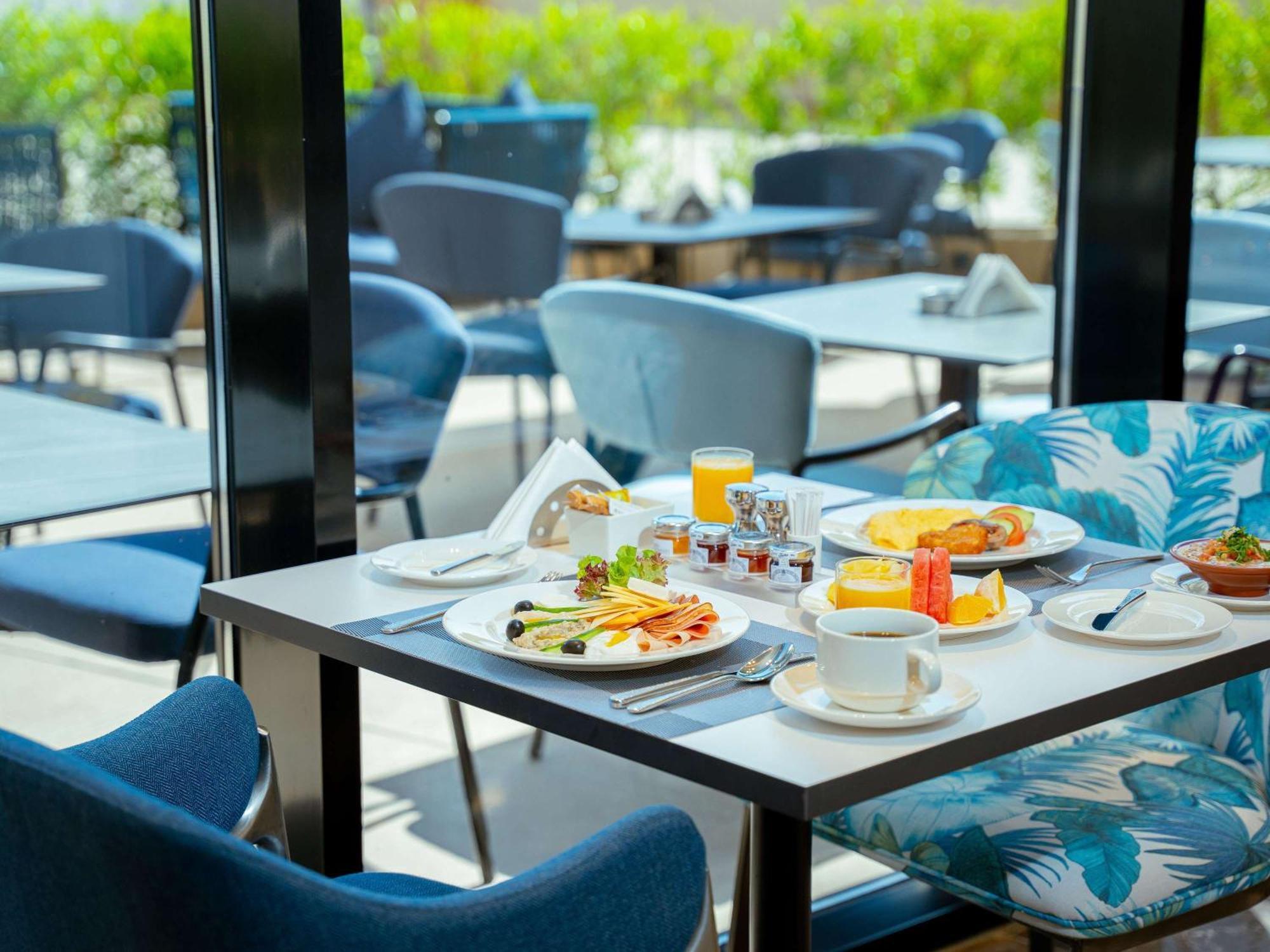 Mercure Riyadh Al Anoud Exterior photo